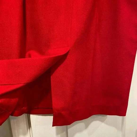 Red 100% Wool Knee Length Pencil Skirt Lined Pockets Zip Back Slit Size 14 - Picture 4 of 11